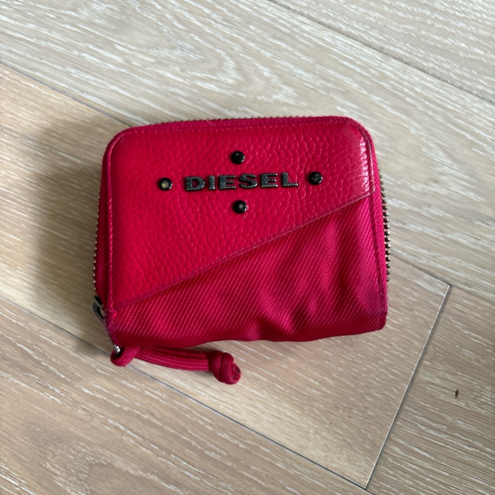 Diesel Bold Red Textured Wallet